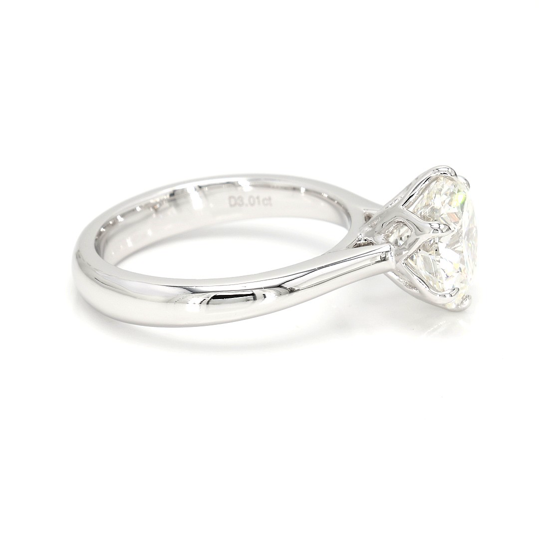 18K 3.01 ct H VS2 P2,325,200 White Frame 19