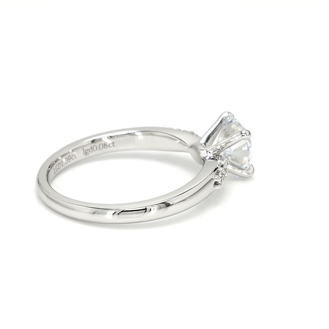 18K 1.09 ct E VVS2 P86,273 White Frame 18