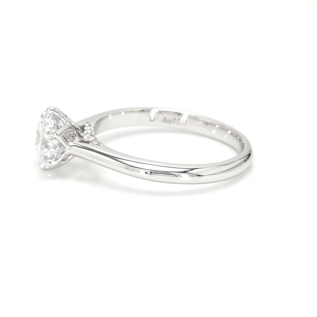18K 1.01ct Round  Shaped Audrey Ring White Frame 13