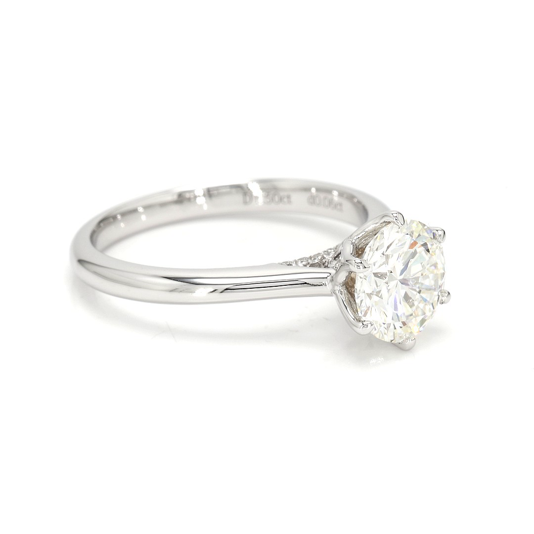 18K 1.5ct Round  Shaped Audrey Ring White Frame 20